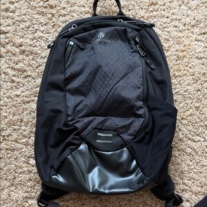 Eagle Creek Wayfinder Mini (11L) - Black